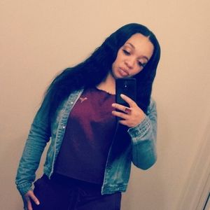 Meet your Posher, Dee